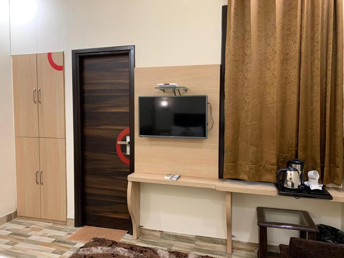 Hotel Heaven View - 50M From Golden Temple Амритсар Екстериор снимка