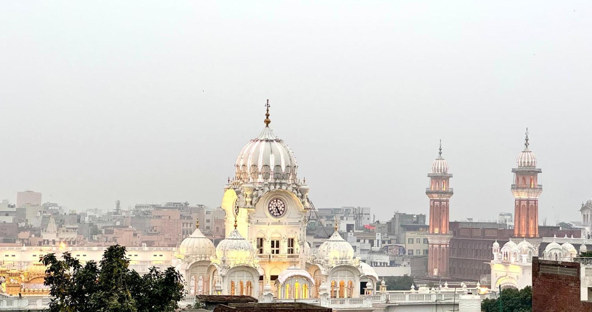 Hotel Heaven View - 50M From Golden Temple Амритсар Екстериор снимка