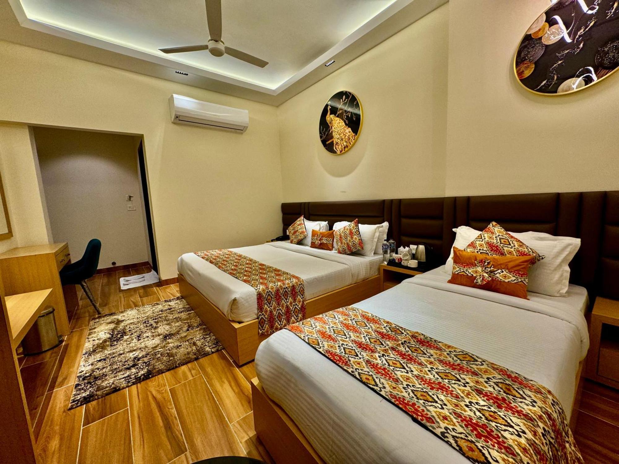 Hotel Heaven View - 50M From Golden Temple Амритсар Екстериор снимка