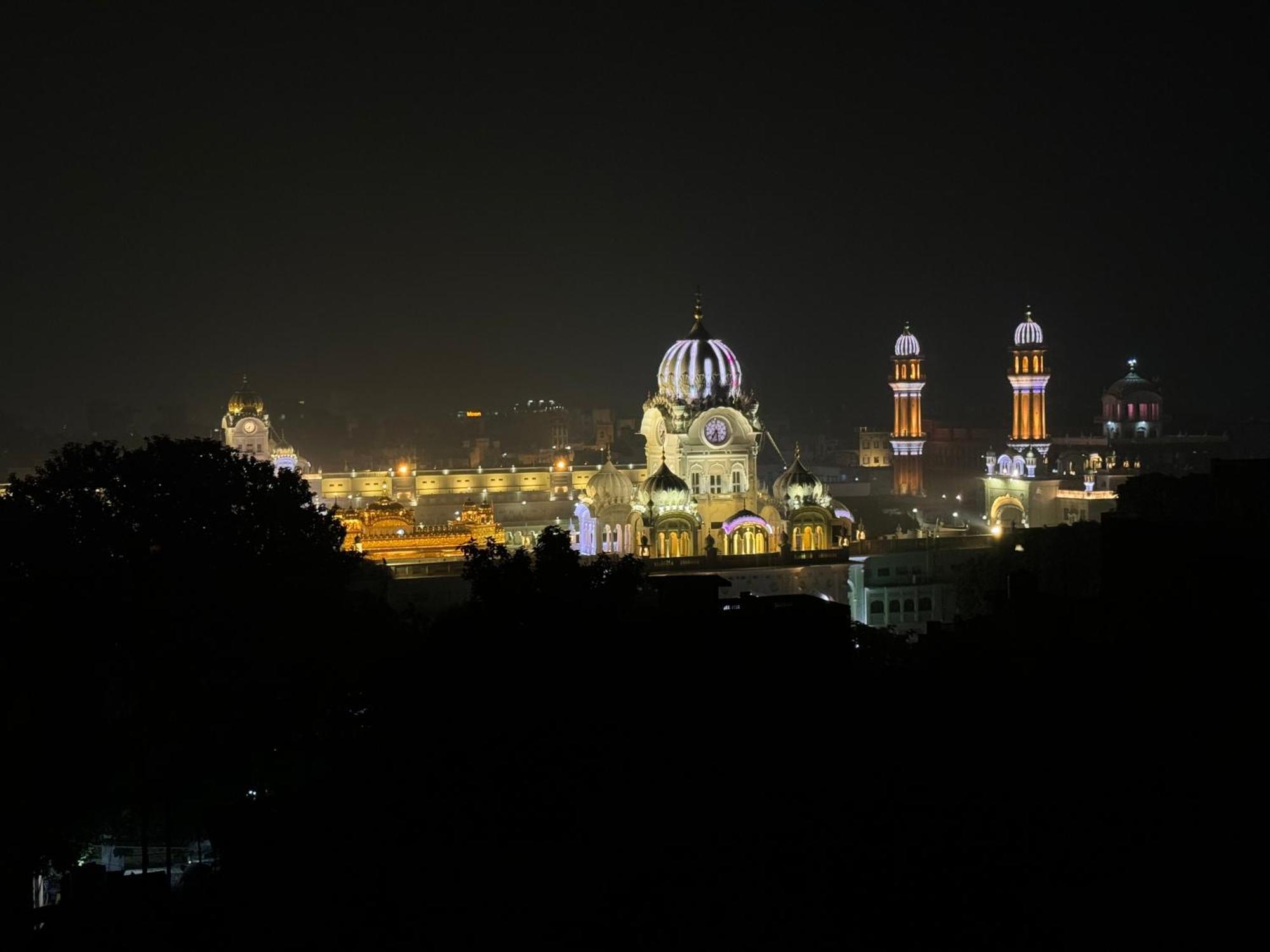 Hotel Heaven View - 50M From Golden Temple Амритсар Екстериор снимка