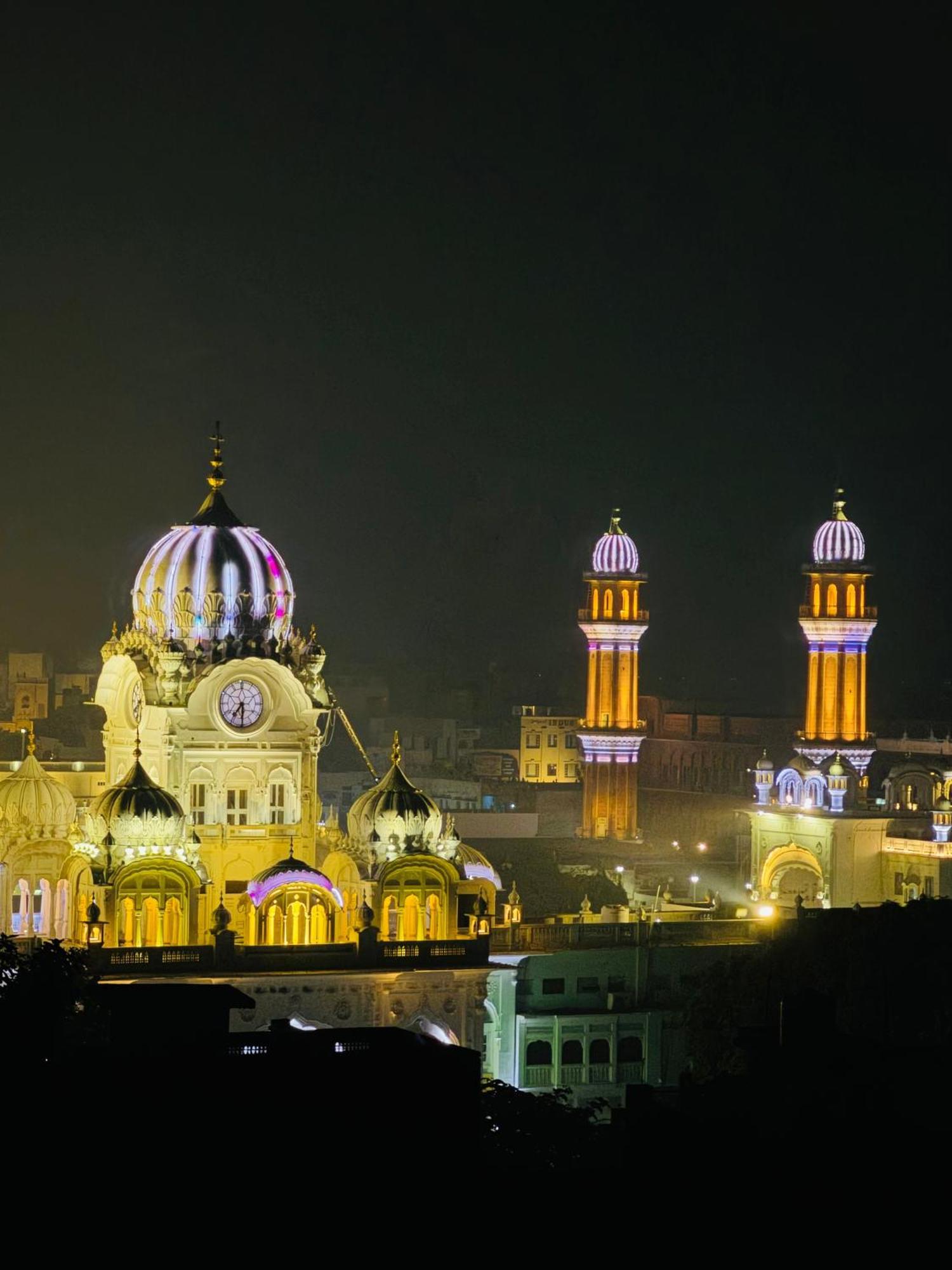 Hotel Heaven View - 50M From Golden Temple Амритсар Екстериор снимка
