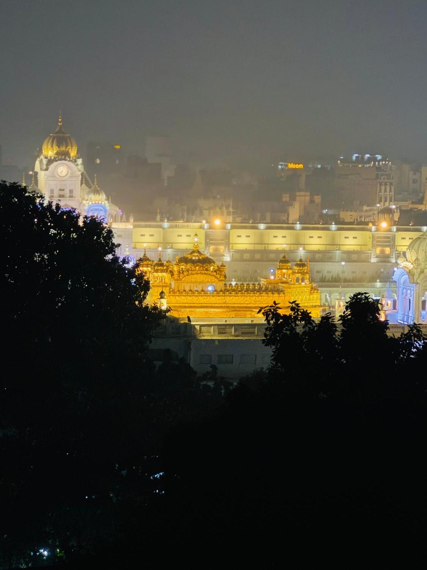Hotel Heaven View - 50M From Golden Temple Амритсар Екстериор снимка