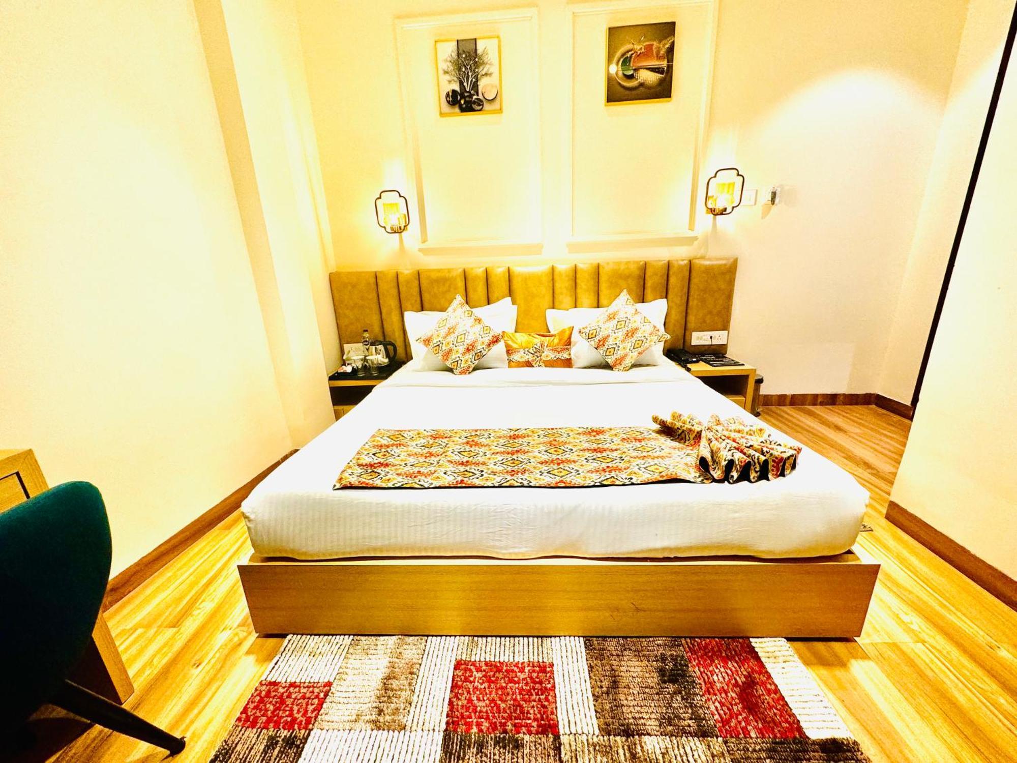 Hotel Heaven View - 50M From Golden Temple Амритсар Екстериор снимка